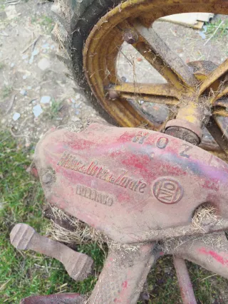 Segadora antigua para restaurar