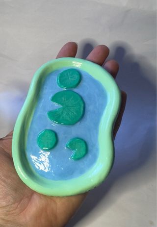 Bandeja estanque artesanal con hojas de loto