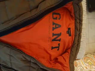 Chaleco acolchado niño marrón y naranja