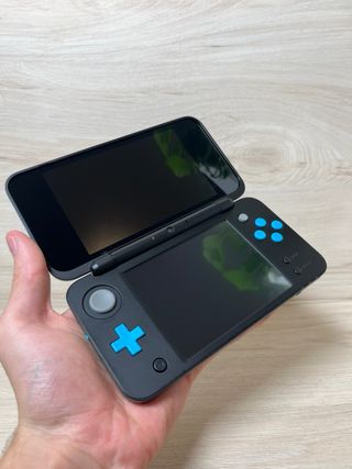 Completa New Nintendo 2DS XL Negra/Azul