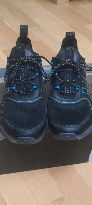 Zapatillas Adidas NMD Negras y Azules.