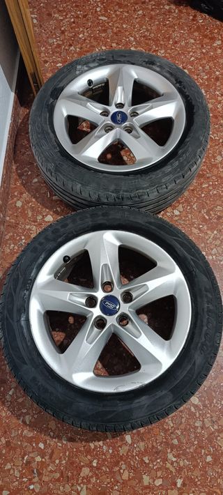 2 Llantas Ford con Neumáticos 205/55/16