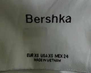 Chaqueta bomber blanca Bershka