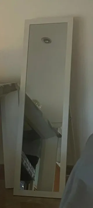 Espejo de pie blanco