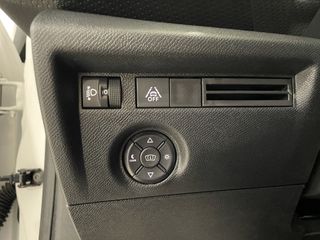 C4 BlueHDi 130 S&S EAT8 Feel Pack 96 kW 5P Automát