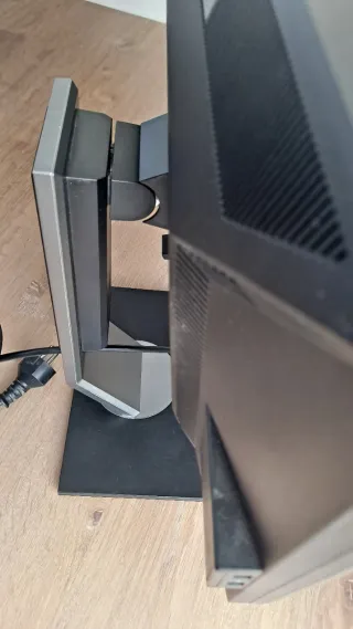 Pantalla Dell Plata y Negra