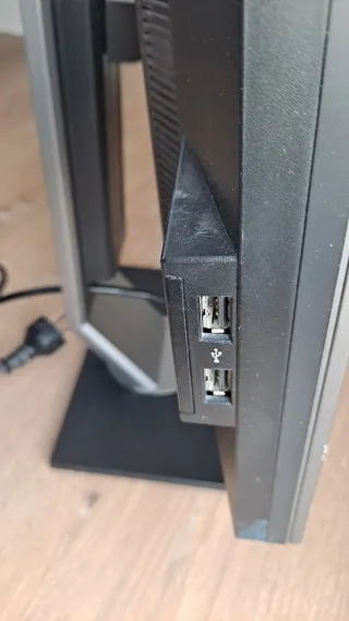 Pantalla Dell Plata y Negra