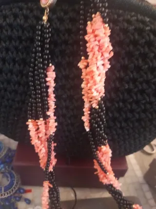 Collar Vintage Coral y Negro