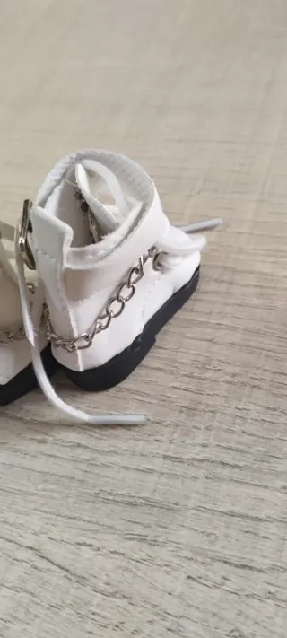 Botas para muñeca blancas