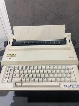 Macchina da scrivere Olivetti PT 505