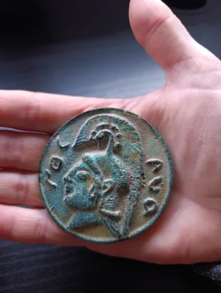 Moneda griega in bronzo