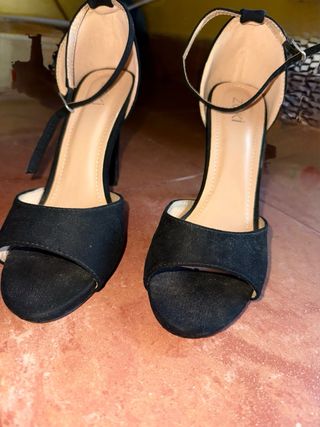 Sandali neri Zuiki tacco alto