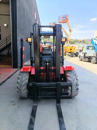 Carretilla elevadora Agria 4x4 Todoterreno