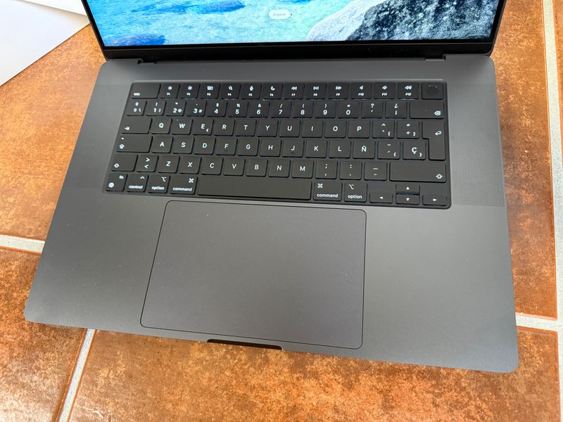 MacBook Pro 16 M3 Pro 18GB 512GB Garantía afbeelding 5