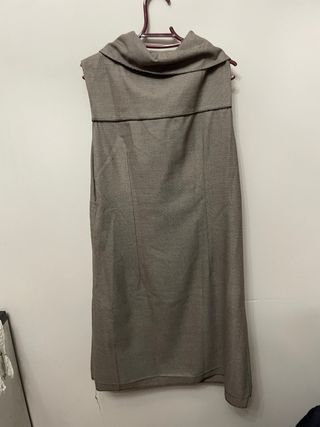 Vestido gris sin mangas