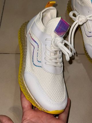 Zapatillas Blancas y Amarillas Talla 36
