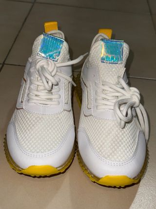Zapatillas Blancas y Amarillas Talla 36
