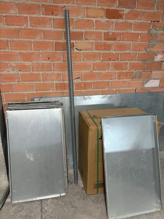 Estantería metálica plateada 12 baldas