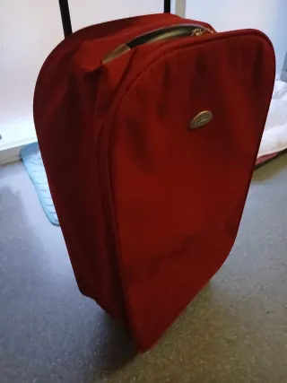 Maleta y neceser rojo