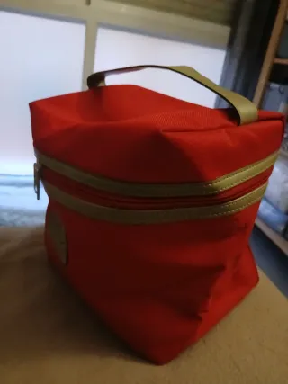 Maleta y neceser rojo