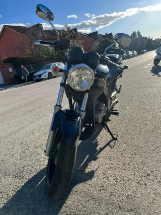 DAELIM Roadwin 125 Naked Negra