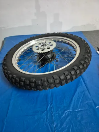 Rueda trasera Derbi RD FD Yumbo Diablo