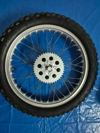 Rueda trasera Derbi RD FD Yumbo Diablo