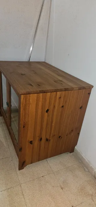 Mueble TV madera 2 puertas cristal y baldas