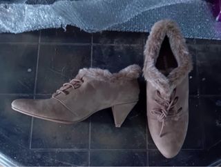 Scarpe donna tacco scamosciate con pelliccia