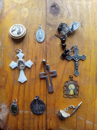 Artículos religiosos varios