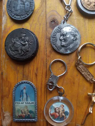 Artículos religiosos varios