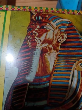 Caja de latón decorada con Faraón