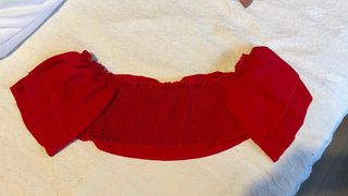 Top rojo con volantes