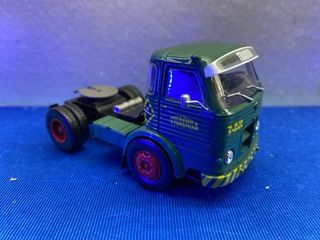 CAMION ESCALA 1:43 PEGASO COMET IXO PORTACOCHES