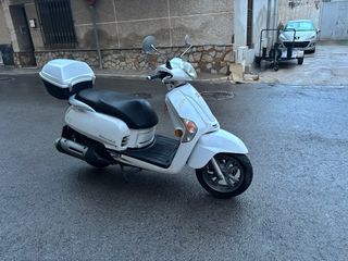 Kymco Like 125 Scooter Blanca