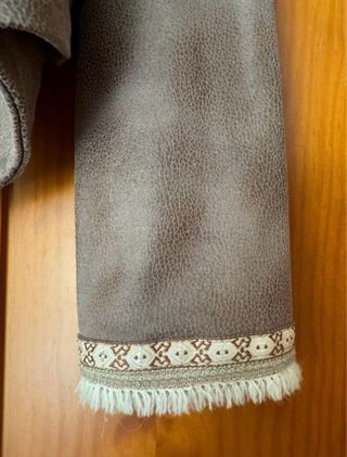 Chaqueta corta antelina