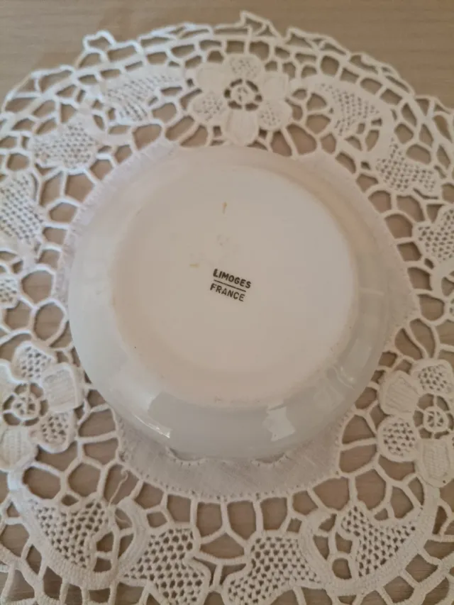 Vecchio cofanetto in ceramica marchiato Limoges