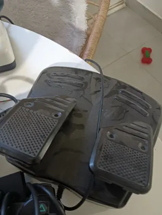 Play 2 con dos mandos volante y 3 juegos