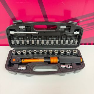 Herramienta multiusos de puntas