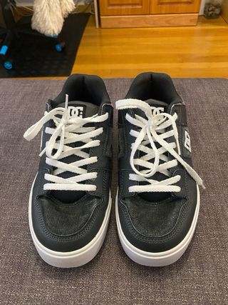 Zapatillas DC Shoes Negras y Blancas