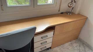 Mesa estudio juvenil arcón y estantería