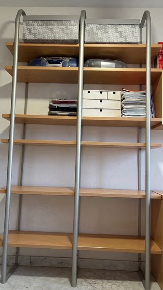 Mesa estudio juvenil arcón y estantería