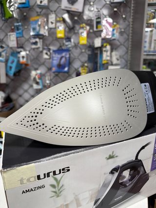 Plancha de Vapor Taurus Amazing STI3002