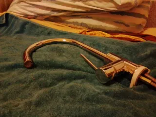 Grifo de cocina plateado