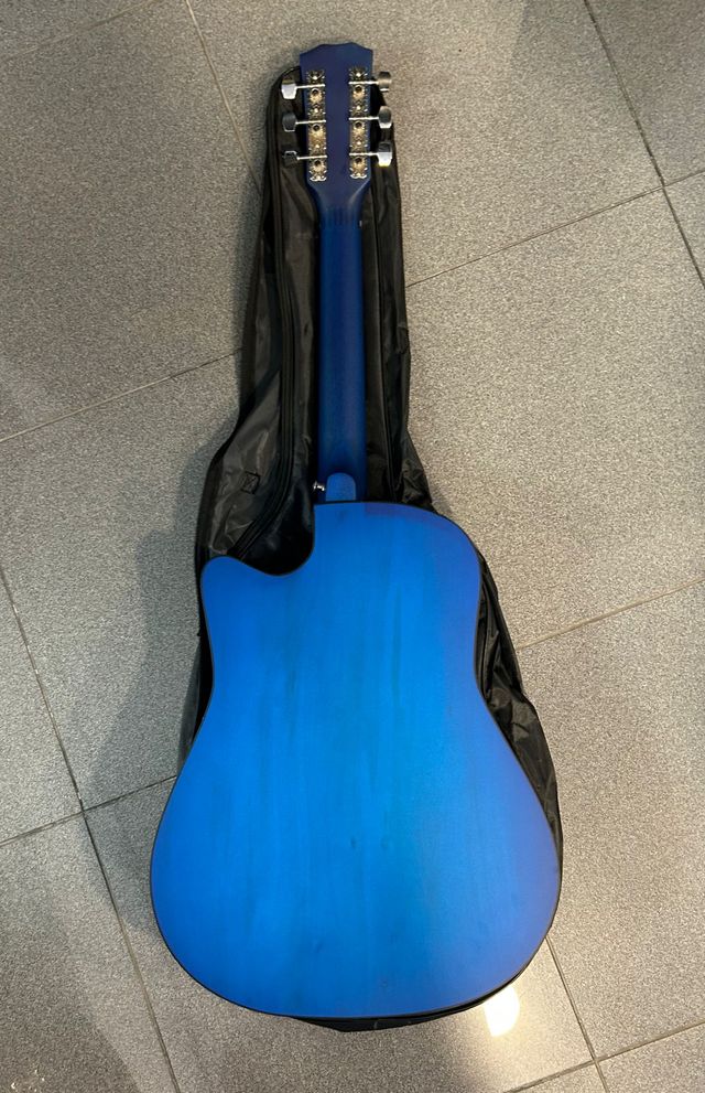 Guitarra acústica azul - miniatura 2
