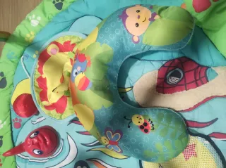 Gimnasio para bebé con arco y juguetes