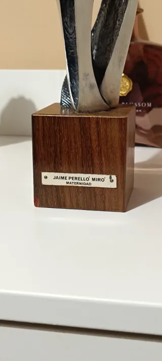 Escultura Maternidad Jaume Perelló Miró