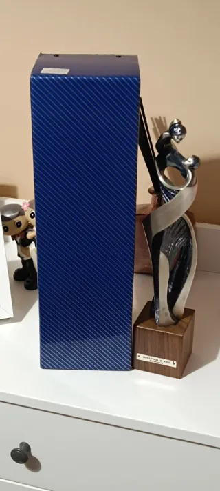 Escultura Maternidad Jaume Perelló Miró