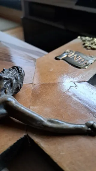 Crucifijo antiguo madera