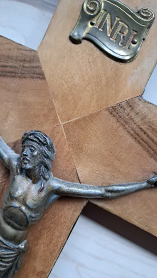 Crucifijo antiguo madera
